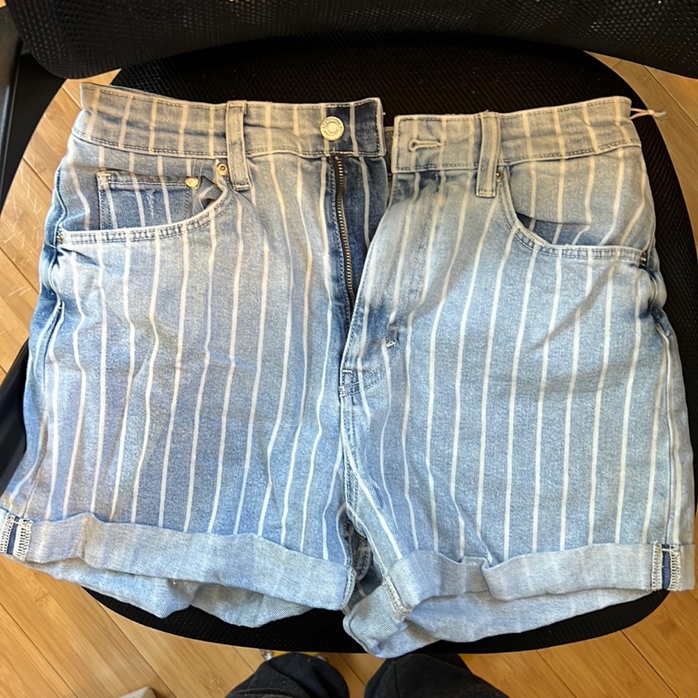 NWOT h&m striped high waist shorts size 8